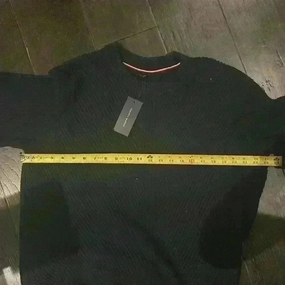 Tommy Hilfiger navy blue sweater - Picture 4 of 4